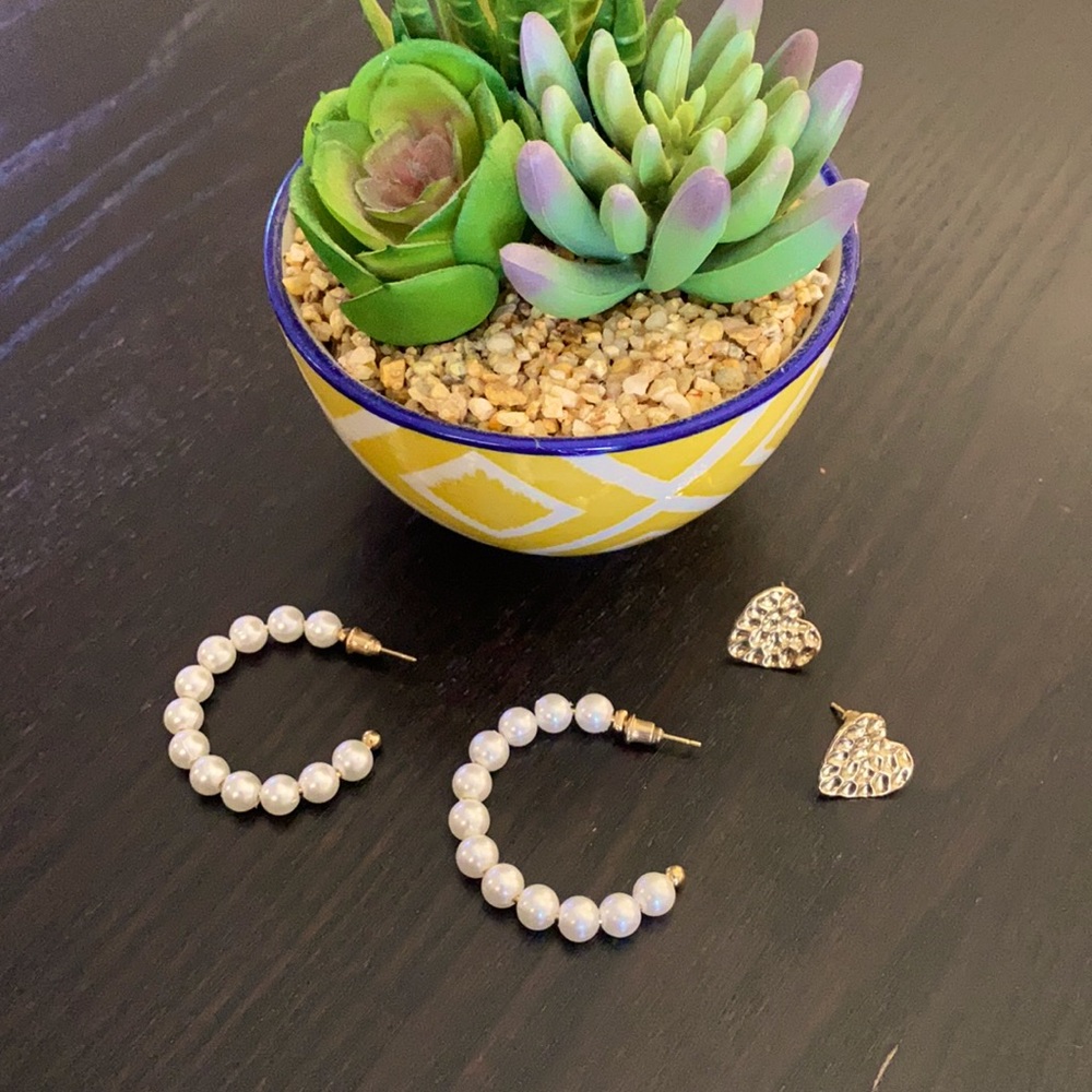 Two pair of earrings